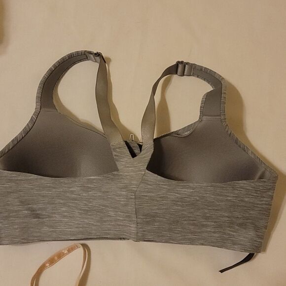 - Torrid and Victoria secret bras bundle size 36C/36D - Picture 4 of 12
